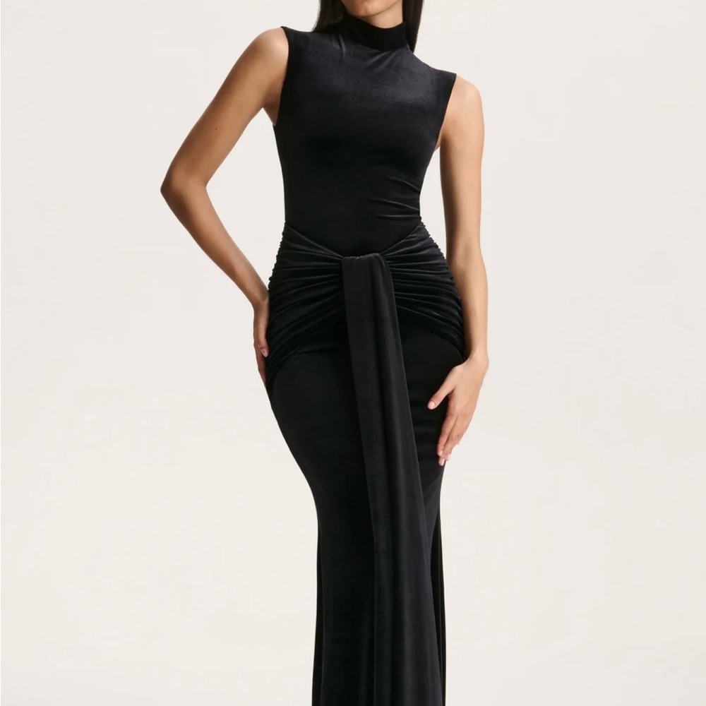 Club London - Sleeveless Maxi Dress